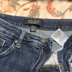 Judy Blue 
Size 15 
Skinny jeans